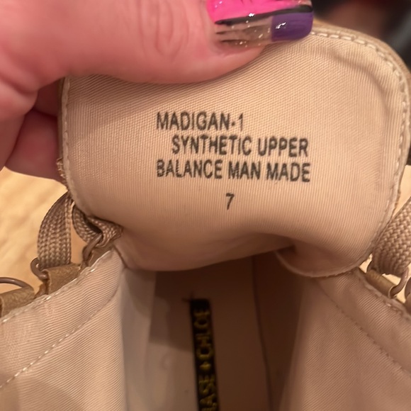 CHASE AND Chloe boots 🥾 size 7 women’s. Tan, blue and orange with black heel - Picture 7 of 7